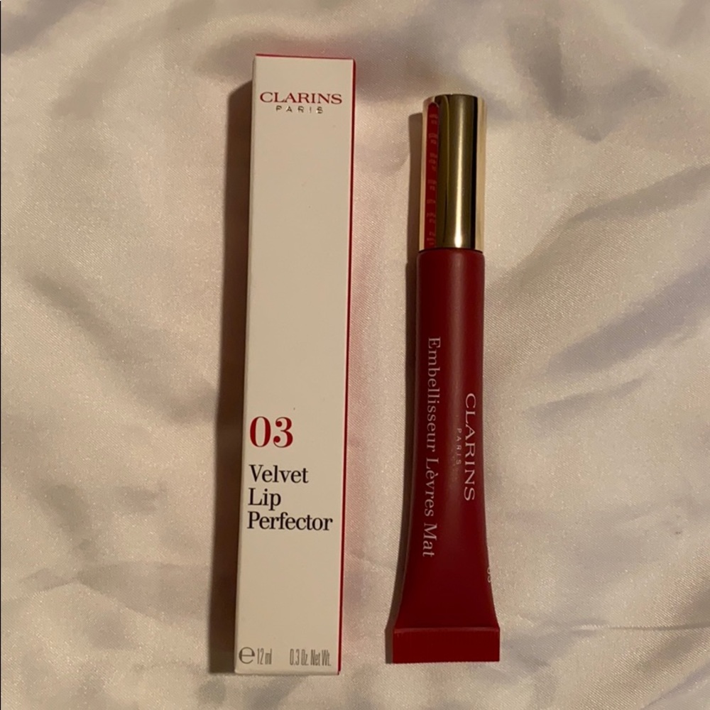 CLARINS Velvet Lip Perfector in 03 (Velvet Red)